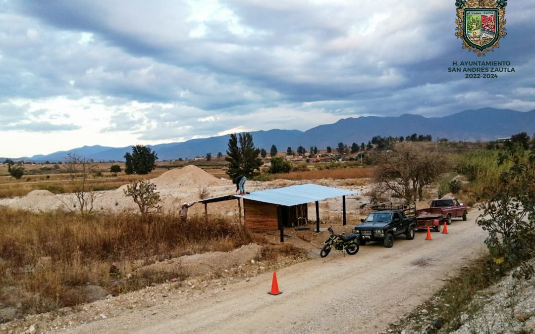 Caseta de Vigilancia provisional en la salida a San Andrés Zautla