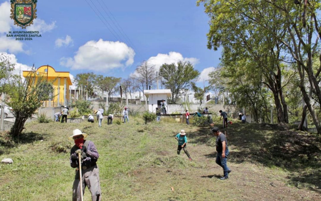 Tequio del Comité del Agua Potable en coordinación con los colonos de la “Nueva Esperanza”