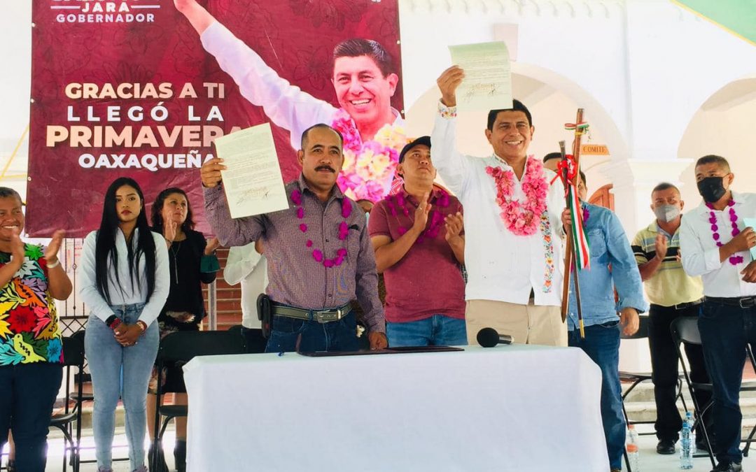 Firma de convenio institucional para trabajar conjuntamente y combatir el rezago social