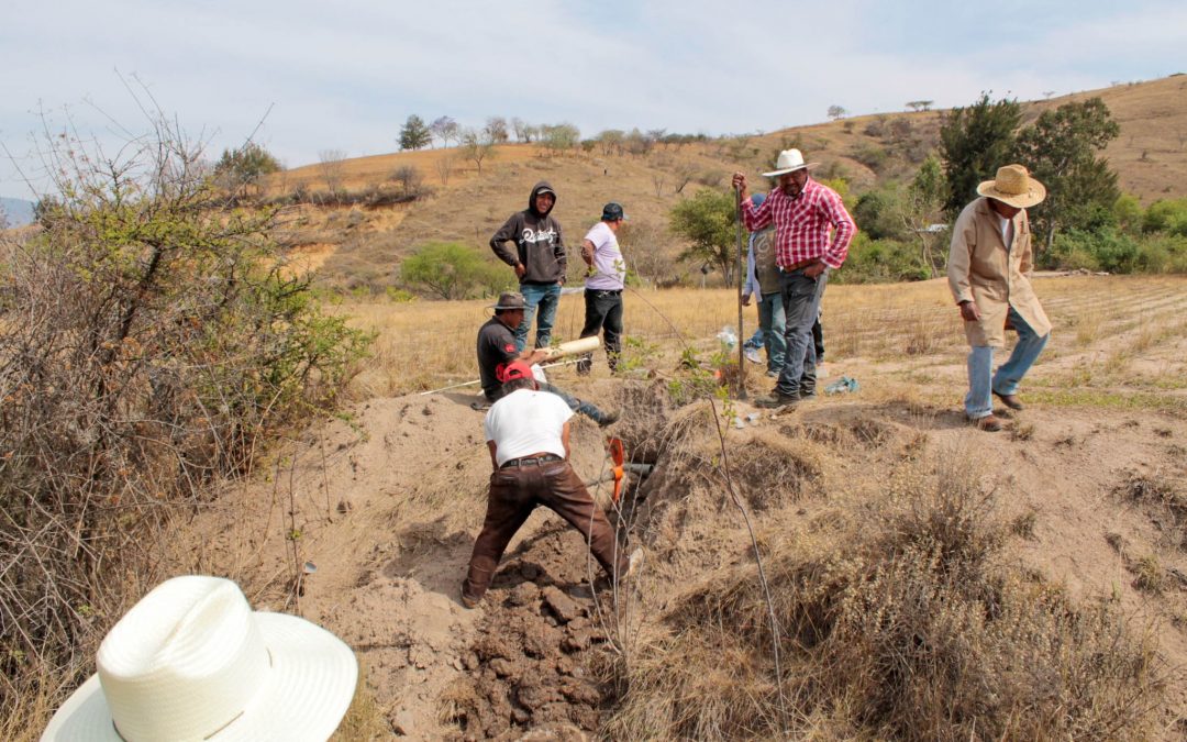 Trabajos de limpieza y desazolve de las tuberías de agua en el “Paraje Tarabundin” y el “Paraje Limonar”