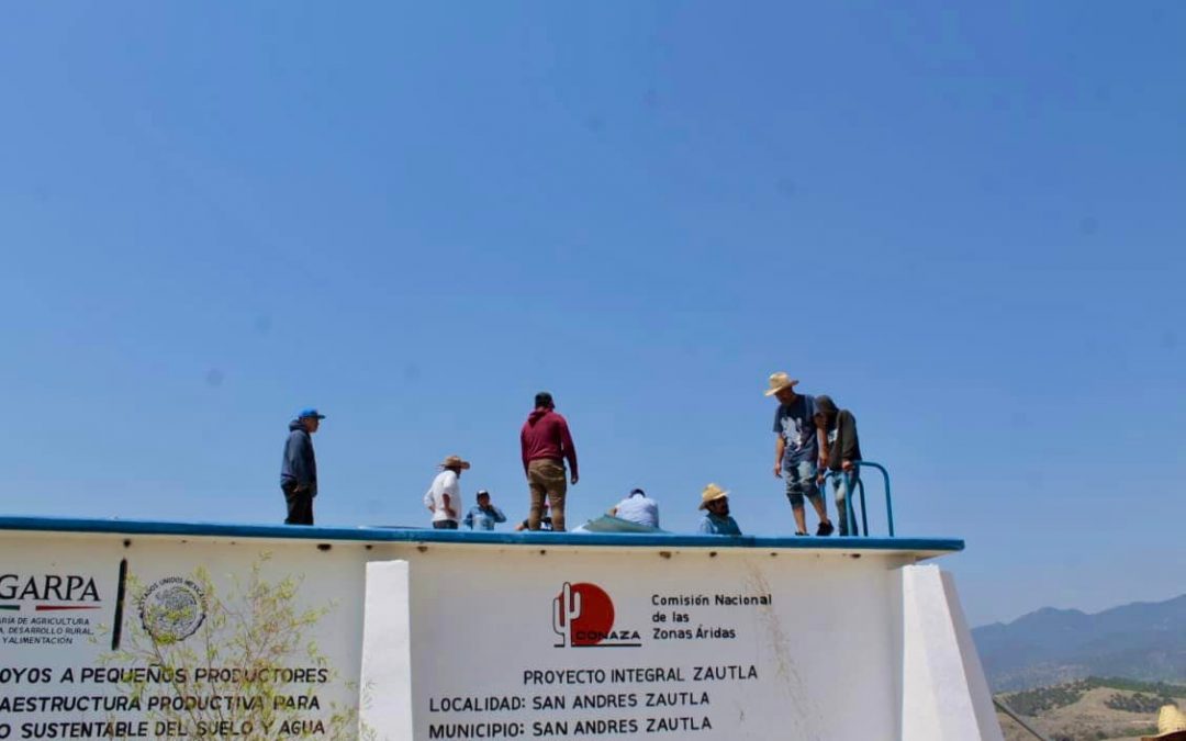 Tequio para la limpia del tanque de agua “El Patín”.